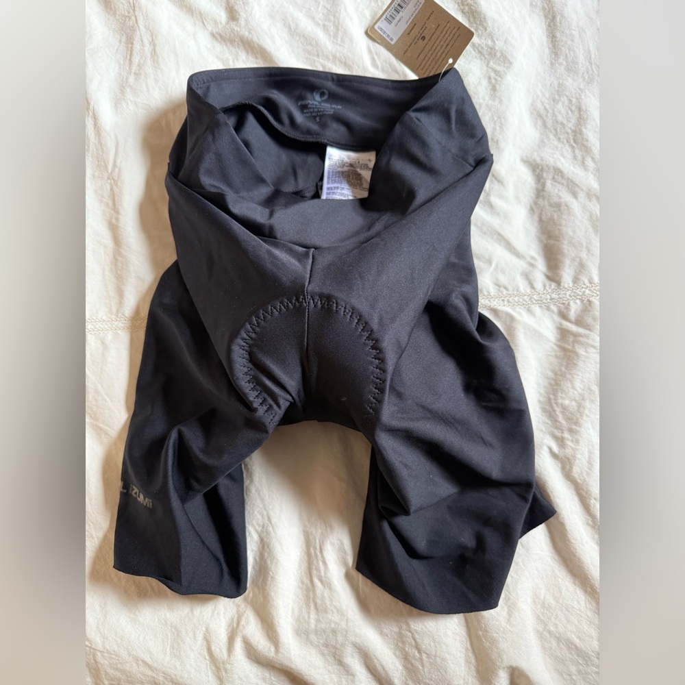Pearl Izumi Attack Air padded bike shorts